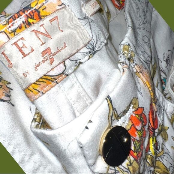 Jen7 by 7 for all mankind! White quality pants with pretty floral design… - Picture 10 of 11